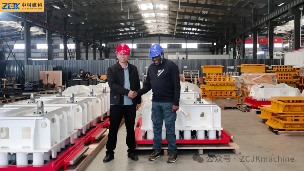 Un cliente sudafricano visita la fábrica de ZCJK y realiza pedidos entre 6 y 15 unidades