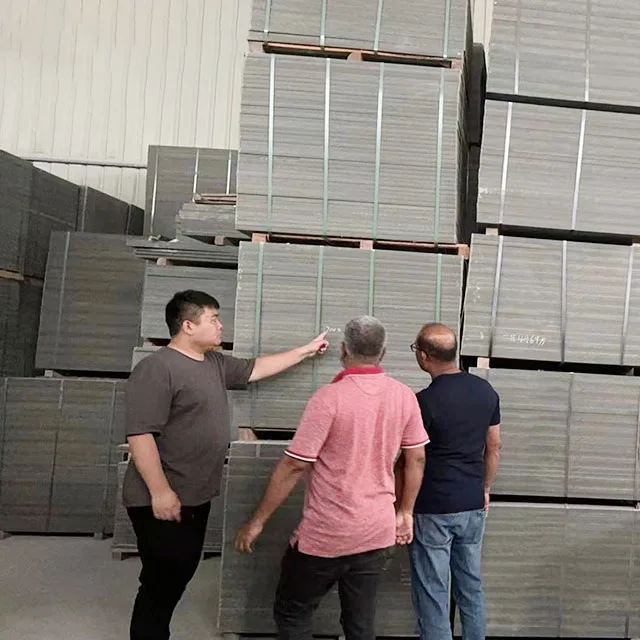 Paleta de maquinaria para fabricar ladrillos